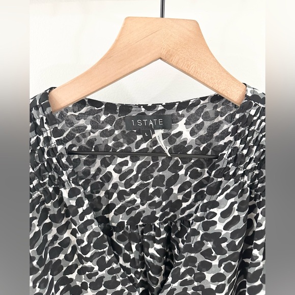 NWT 1. State Printed Smocked Blouse Black Gray Size Large - Picture 5 of 6